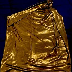 Gold color blouse. Semi-new. Size M.